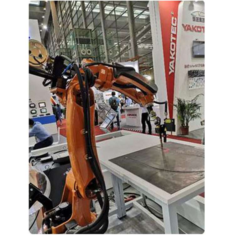 Bras robotique industriel à 6  - Linear Rail avis et prix